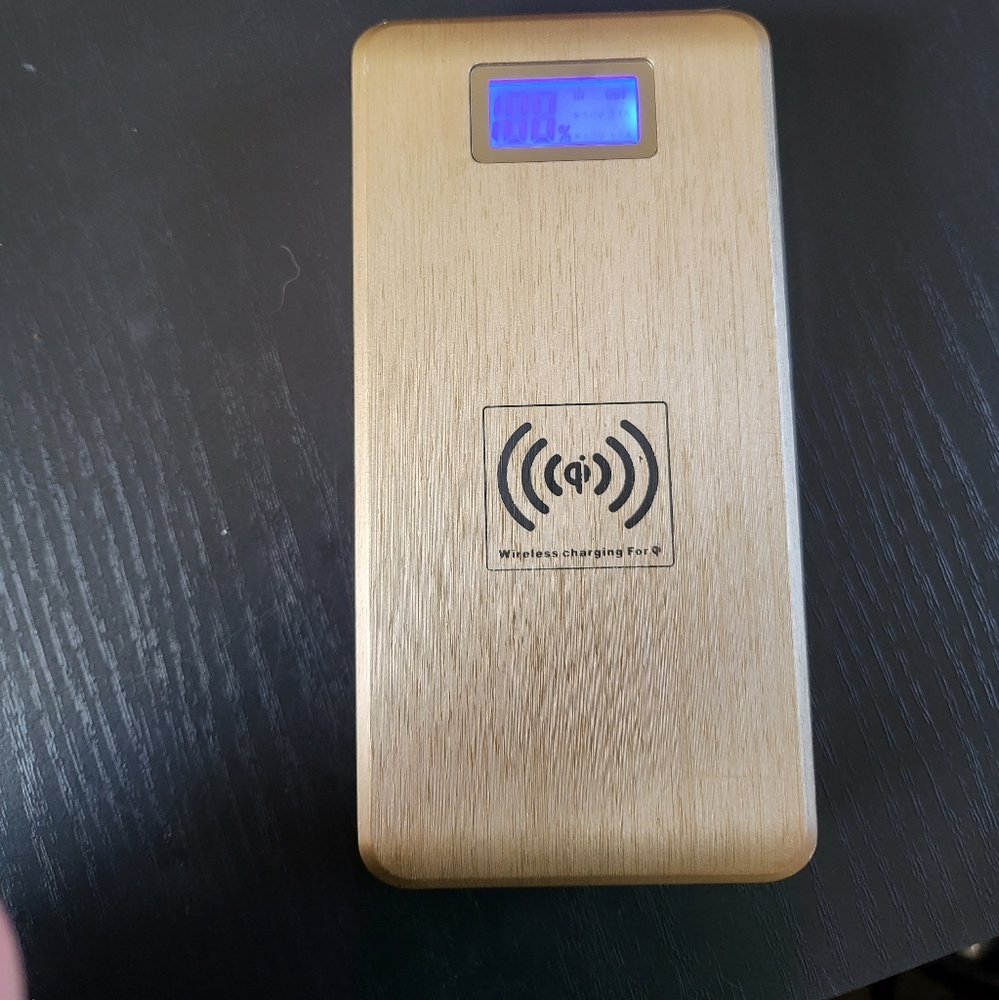 Qi wireless charging power bank